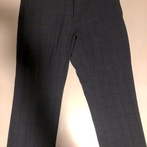 Men’s Perry Ellis dress pants 33X30 worn once to a wedding.